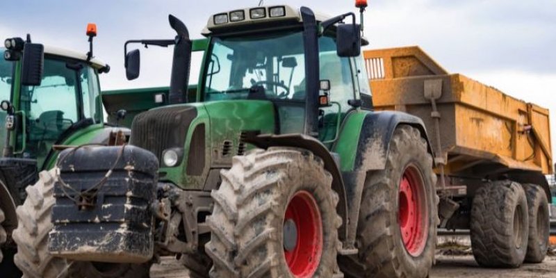 Αγρότες: Mπλόκο στο Τελωνείο των Κήπων για τα φορτηγά