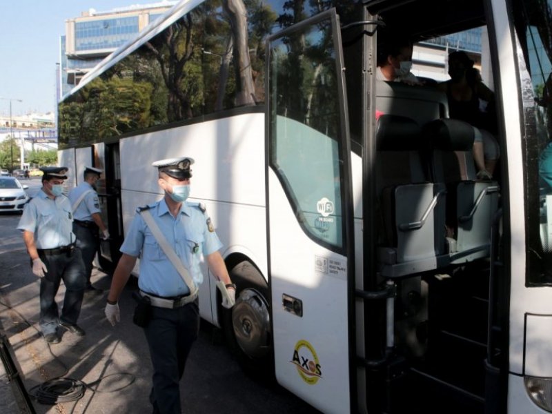 Ένωση Αστυνομικών Υπαλλήλων Αθήνας: «Πάρτε μέτρα πριν νοσήσουμε όλοι»