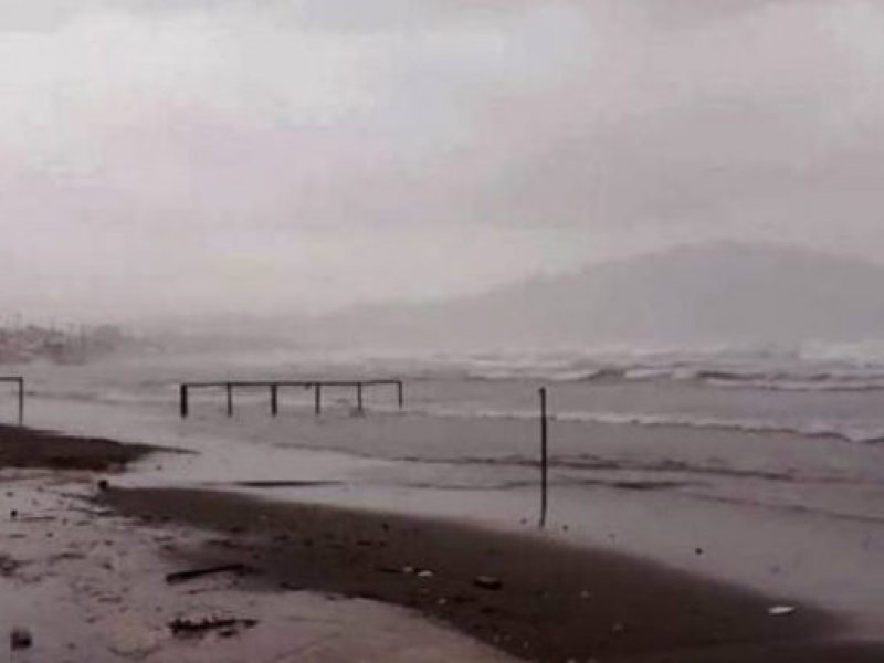 Ιανός: H θάλασσα βγήκε στη στεριά στη Ζάκυνθο (video)