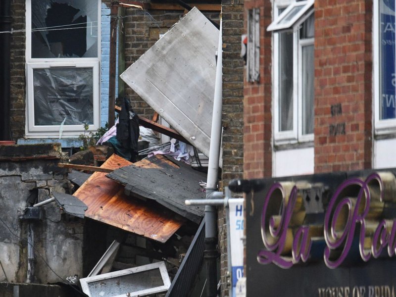 Τρομερή έκρηξη σε κατάστημα στο δυτικό Λονδίνο -Τουλάχιστον δύο νεκροί (pics)