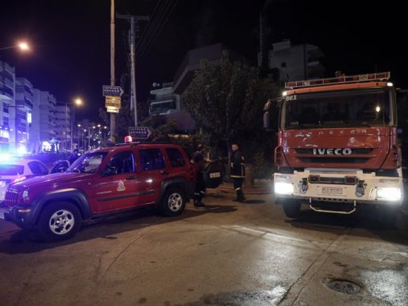 Πανικός λόγω πυρκαγιάς σε εστιατόριο στο Παλαιό Φάληρο