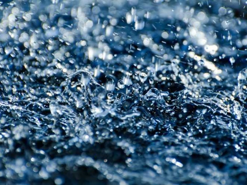 'Εντονη βροχόπτωση στην Αττική: Προβλήματα στα νότια προάστια