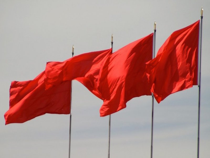 Κόκκινα σημαιάκια στην αρχή μιας σχέσης… Φυλαχτείτε!
