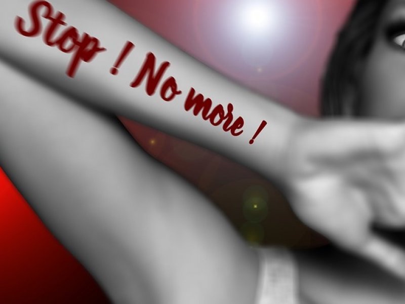 Εύβοια: 19χρονη κατήγγειλε απόπειρα βιασμού – «Μου πρόσφερε ναρκωτικά και προσπάθησε να με βιάσει»