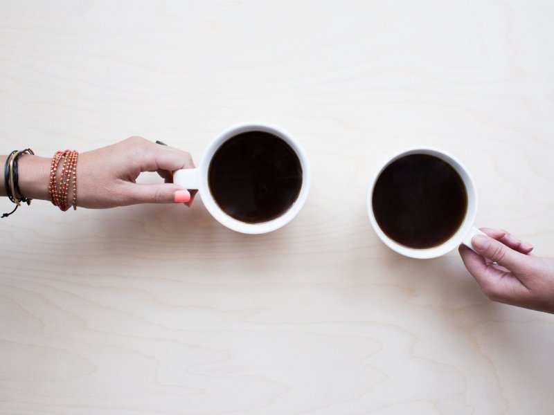 Η καθημερινή κατανάλωση 3-4 φλιτζανιών καφέ σχετίζεται με μειωμένο σωματικό βάρος σε άτομα με συγκεκριμένο γενετικό υπόβαθρο