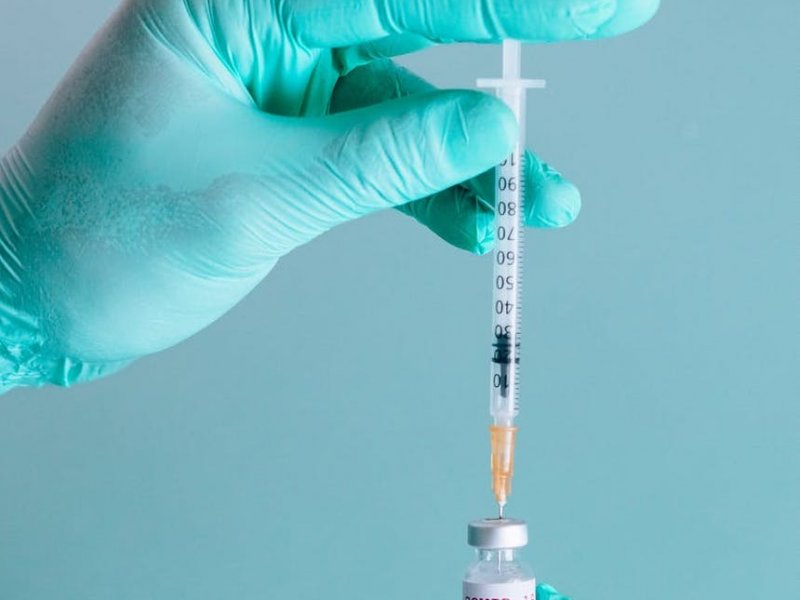 Τρίτη δόση εμβολίου: Ποιοι πρέπει να κάνουν - Πώς να κλείσετε ραντεβού