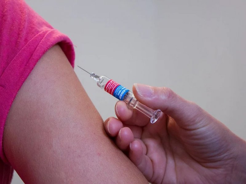 Κορονοϊός: Ολοταχώς προς την 4η δόση του εμβολίου - Ποιες είναι οι πρώτες ηλικιακές ομάδες