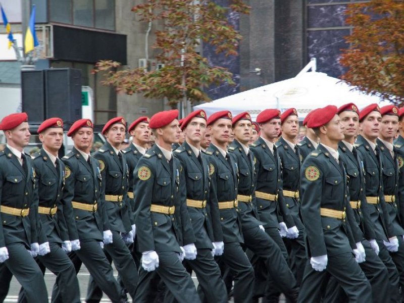 Η Ουκρανία καταγγέλλει ότι «Ρώσοι μισθοφόροι είναι έτοιμοι να δημιουργήσουν προβοκάτσια» ενώ δηλώνει «έτοιμη για όλα»