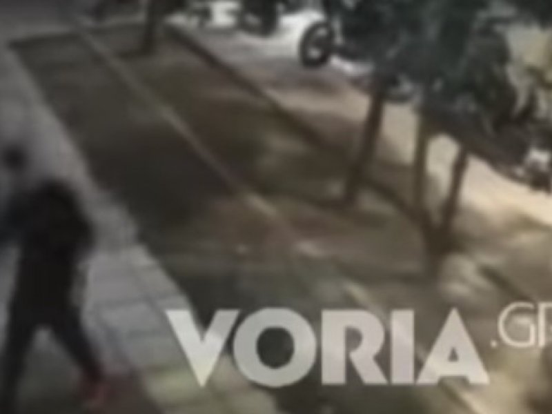 Θεσσαλονίκη: Είδε ένα σημάδι στο θυροτηλέφωνο του σπιτιού του και πυροβόλησε σε κατάστημα εστίασης (video)
