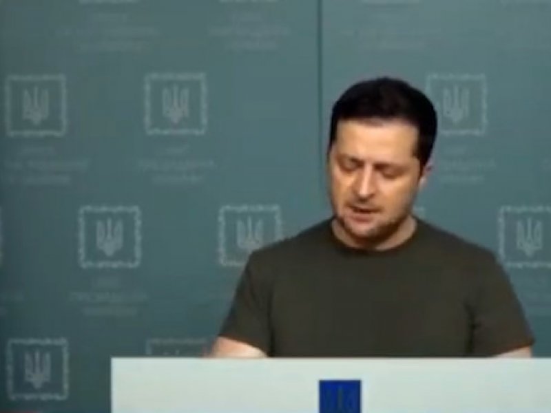 Ουκρανία: Διερμηνέας ξεσπάει σε λυγμούς την ώρα που μετέφραζε το μήνυμα Ζελένσκι