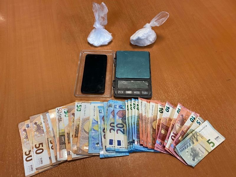 Θεσσαλονίκη: 67χρονος Έλληνας συνελήφθη με ποσότητα κοκαϊνης και χρήματα από εμπόριο ναρκωτικών