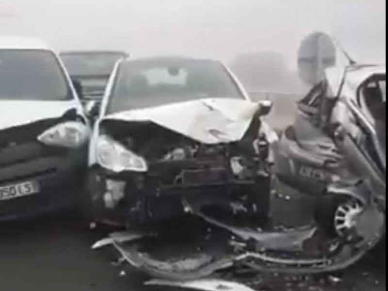 Καραμπόλα 50 αυτοκινήτων με εγκλωβισμένους επιβάτες στην Εγνατία Οδό (βίντεο)
