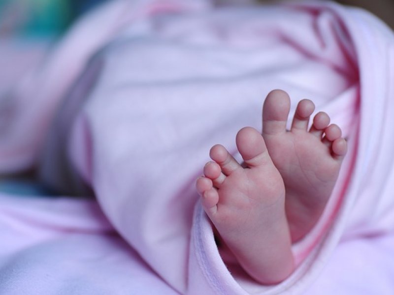 13χρονη γέννησε σε τουαλέτες περιφερειακού νοσοκομείου - Δεν γνώριζε ότι είναι έγκυος