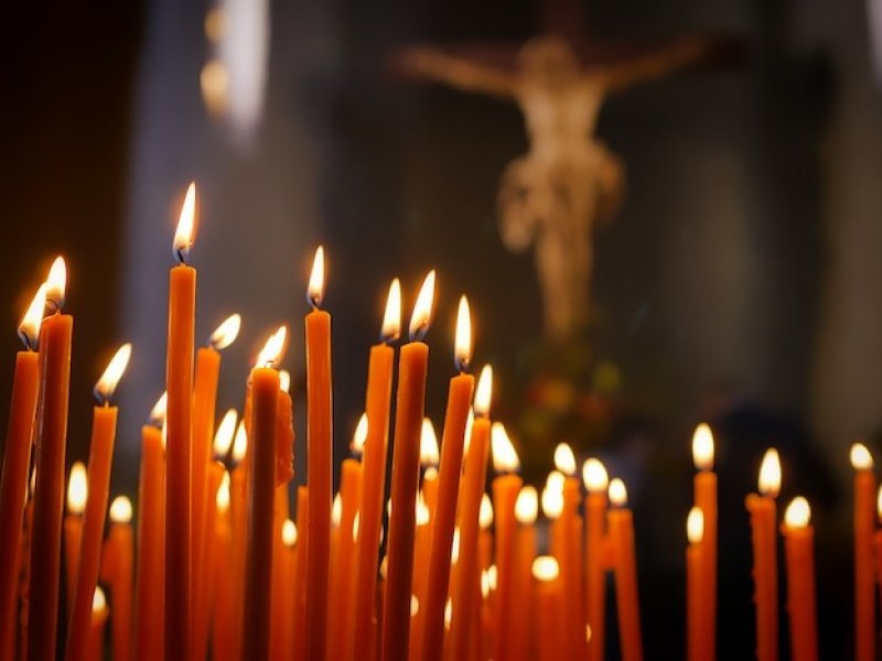 Μαλακάσα: Με κεριά από την εκκλησία έβαλε φωτιά ο Βρετανός εμπρηστής