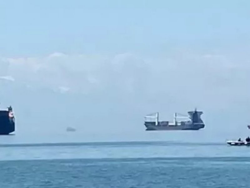 Θεσσαλονίκη: Πλοία «αιωρούνται» πάνω από τη θάλασσα  - Το φαινόμενο Fata Morgana είχαν την ευκαιρία να απολαύσουν οι τυχεροί [βίντεο]