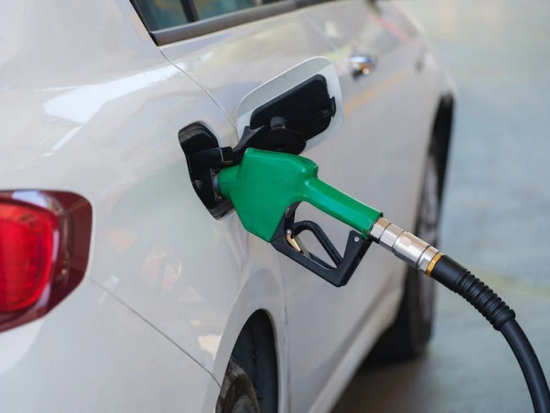 Επίδομα βενζίνης: Εντός Ιουνίου θα κριθεί αν θα υπάρξει επέκταση στο fuel pass