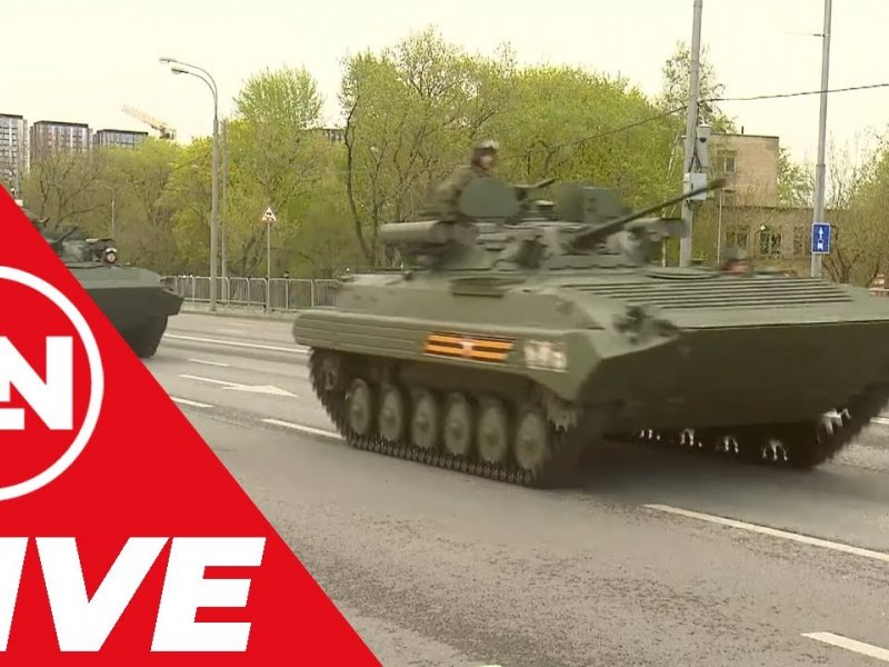 Μόσχα: Ξεκίνησε η στρατιωτική παρέλαση - Παγκόσμια αγωνία για τις δηλώσεις Πούτιν (Βίντεο)