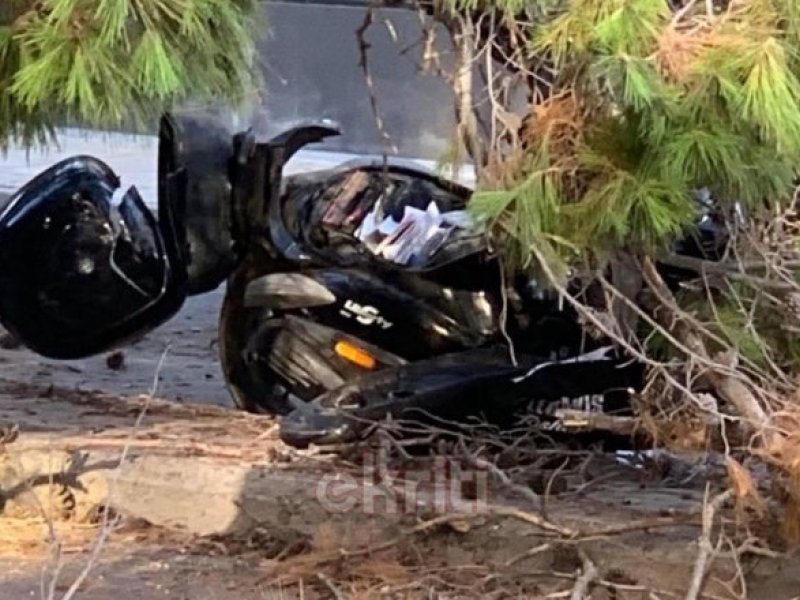 Τραγωδία στο Ηράκλειο: Δέντρο καταπλάκωσε και σκότωσε μοτοσικλετιστή που είχε σταματήσει στο φανάρι