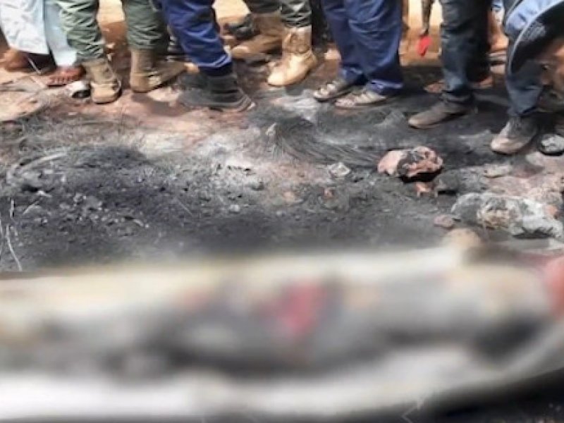 Νιγηρία: Φοιτητές λιθοβόλησαν μέχρι θανάτου συμφοιτήτριά τους και πανηγύριζαν αφού έκαψαν το πτώμα της