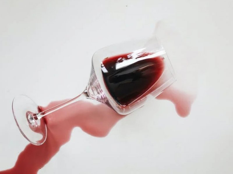 Έρευνα: Πόσο «ακίνδυνο» είναι τελικά ένα ποτηράκι κρασί την ημέρα για τον εγκέφαλο